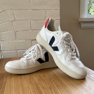 Veja V-10. EU size 39 (Unisex)